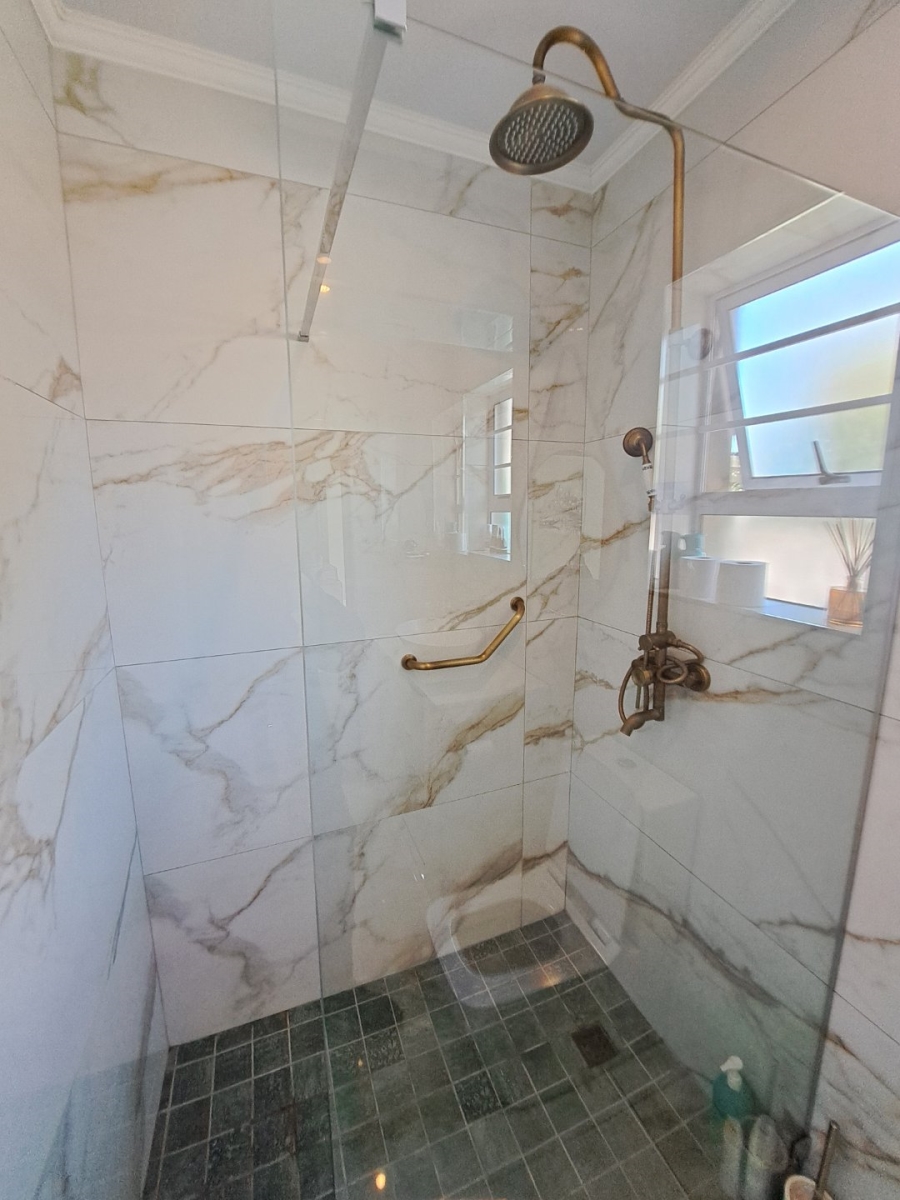 4 Bedroom Property for Sale in Lansdowne Western Cape